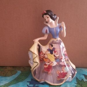 Disney princess porcelain bell (Snow white)